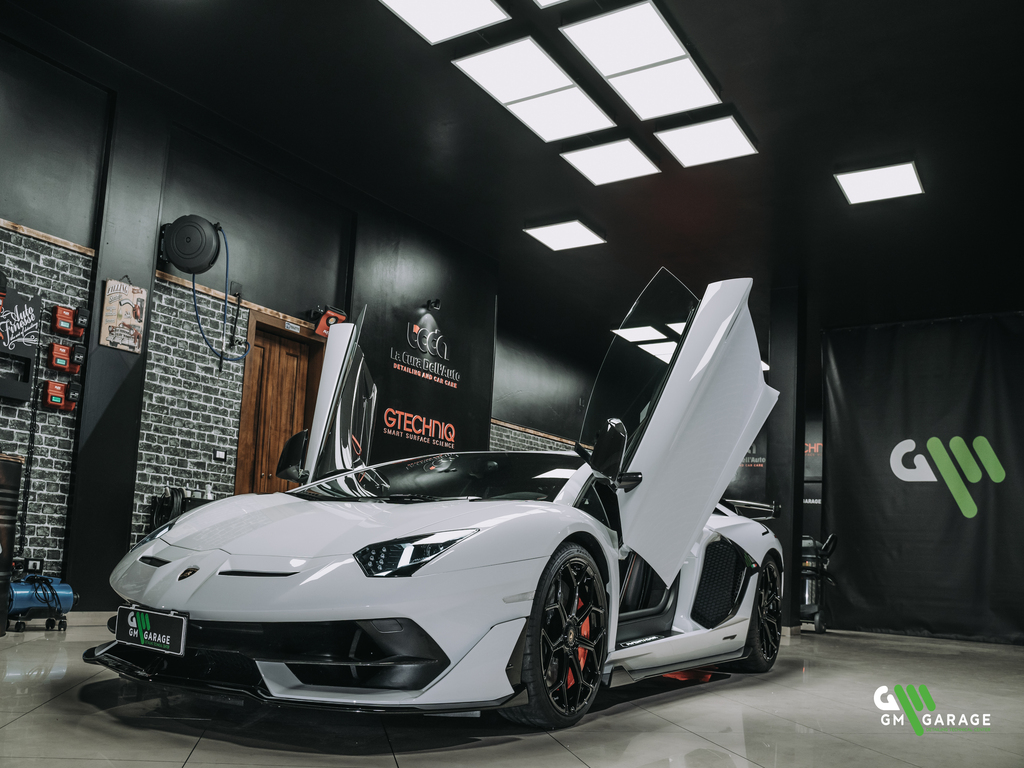 Lamborghini Aventador SVJ