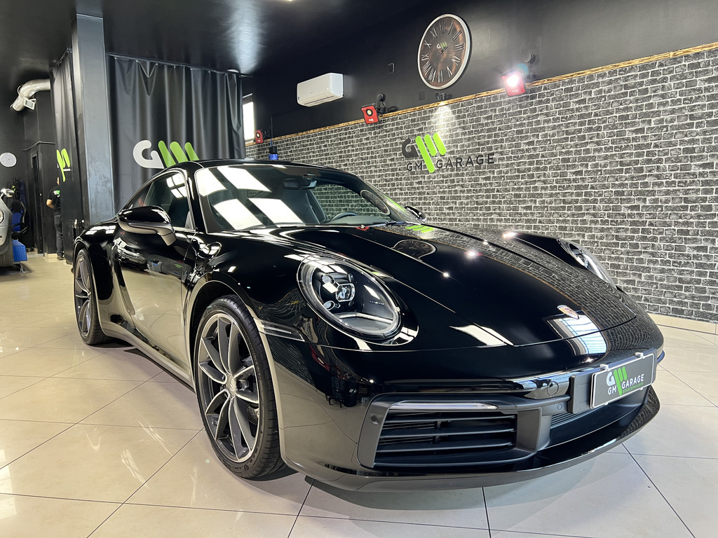 Porsche 911 (992) CARRERA