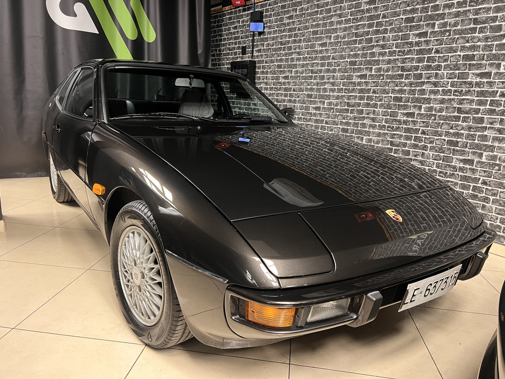 Porsche 924