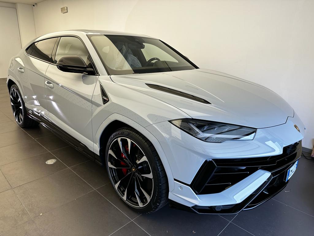 Lamborghini URUS S 