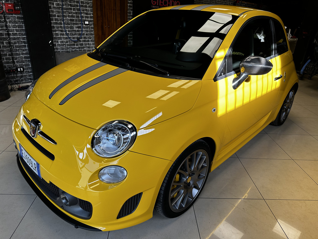 Abarth 695 TRIBUTO FERRARI